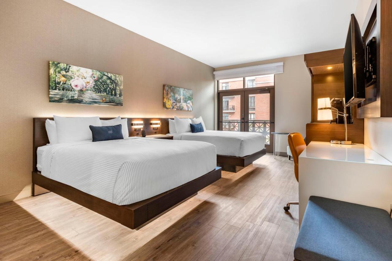 Cambria Hotel Savannah Downtown Historic District ภายนอก รูปภาพ