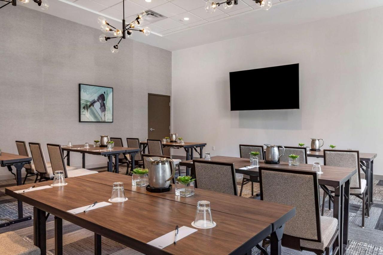 Cambria Hotel Savannah Downtown Historic District ภายนอก รูปภาพ