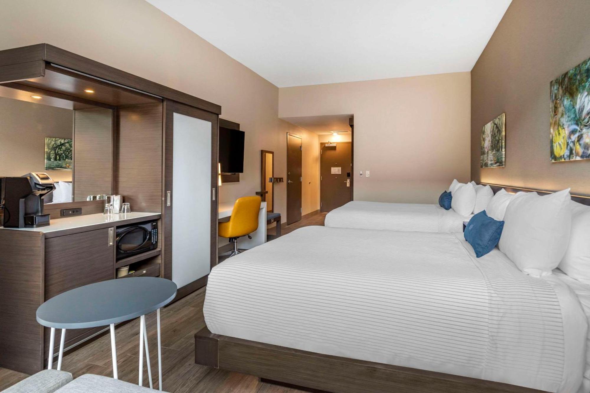 Cambria Hotel Savannah Downtown Historic District ภายนอก รูปภาพ
