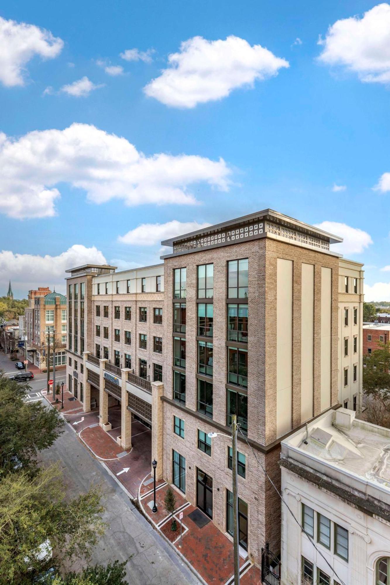 Cambria Hotel Savannah Downtown Historic District ภายนอก รูปภาพ