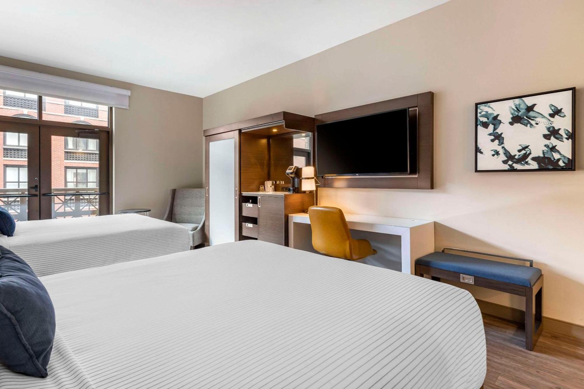 Cambria Hotel Savannah Downtown Historic District ภายนอก รูปภาพ