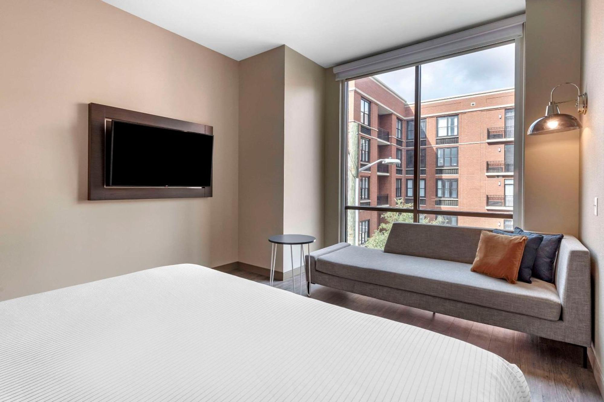 Cambria Hotel Savannah Downtown Historic District ภายนอก รูปภาพ